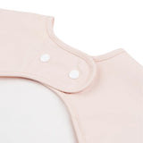 Bavoir imperméable à manches & poche Wally - Rose